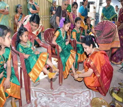 ଦୁର୍ଗା ଅଷ୍ଟମୀ ଦିନ କାହିଁକି କରାଯାଏ କନ୍ୟା ପୂଜନ ! ଜାଣନ୍ତୁ ଏହି କଥା