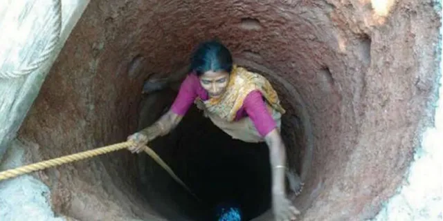 ଏକାକୀ ୬୦ ଫୁଟର କୂଅ ଖୋଳିଲେ ମହିଳା ! ମହିଳା ଭାଗିରଥୀ ଭାବେ ଚର୍ଚ୍ଚାରେ କର୍ଣ୍ଣାଟକର ଗୈାରୀ