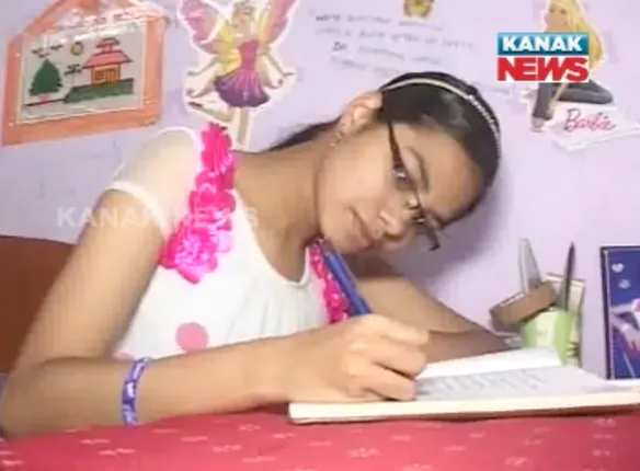 ଅନ୍ତର୍ଜାତୀୟ କବିତା ପ୍ରତିଯୋଗୀତାରେ ଓଡିଆ ଝିଅ ଅନିନ୍ଦିତାଙ୍କ କମାଲ ! ବିଶ୍ୱର ୬ଶହ ପ୍ରତିଯୋଗୀଙ୍କୁ ପଛରେ ପକାଇ ଶ୍ରେଷ୍ଠ ୫୦ରେ ସାମିଲ