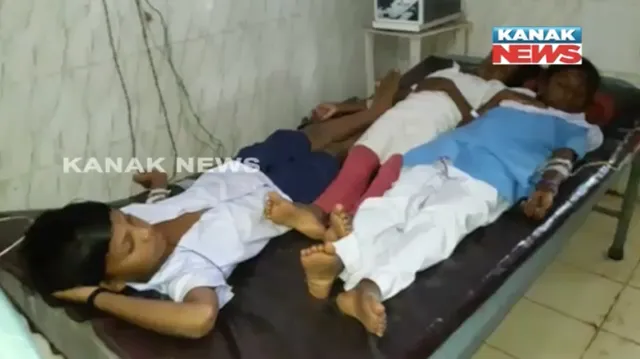 ଶିକ୍ଷା ବ୍ୟବସ୍ଥାର ବିକଳ ଚିତ୍ର ! ମଧ୍ୟାହ୍ନ ଭୋଜନ ଖାଇ ଶତାଧିକ ଛାତ୍ରଛାତ୍ରୀ ଅସୁସ୍ଥ, ୨ଗୁରୁତର