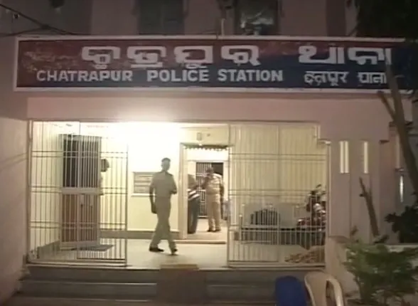 ଗଂଜାମ : ବିଜେଡି କାଉନସିଲର ହତ୍ୟା ଘଟଣାରେ ଏବେ ବି ପୁଲିସର ହାତ ଖାଲି ! ବିଜେପିରେ ଯୋଗ ଦେଇଥିବା ନେତାଙ୍କ ଆଡକୁ ଇସାରା କଲେ ସ୍ଥାନୀୟ ବିଜେଡି ନେତା