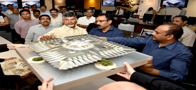 ନୂଆ ରାଜଧାନୀ ଅମରାବତୀ ପାଇବ ଫିଲ୍ମ ‘ବାହୁବଳୀ’ର ଝଲକ ! ମୁଖ୍ୟମନ୍ତ୍ରୀ ଚନ୍ଦ୍ରବାବୁ ନାଇଡୁ ନିର୍ଦ୍ଦେଶକ ରାଜାମୈାଲୀଙ୍କୁ ମାଗିଲେ ଡିଜାଇନର ସହାୟତା