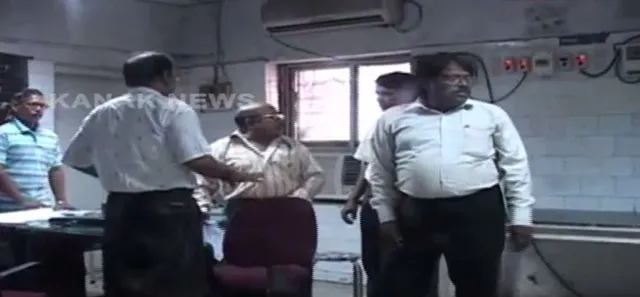 ୩ବର୍ଷରୁ ଅଧିକ ଦିନ ରହିଲେ ବଦଳି ବାଧ୍ୟତାମୂଳକ ! ଏଣିକି ଗୋଟିଏ ମେଡିକାଲ କଲେଜରେ ଆସ୍ଥାନ ଜମାଇ ରହିପାରିବେନି ଡାକ୍ତର