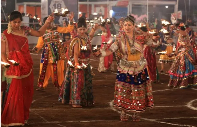 ଆପଣ ଜାଣନ୍ତି କି , କାହିଁକି ନବରାତ୍ରିରେ ଗରବା ଓ ଦାଣ୍ଡିଆର ଆୟୋଜନ କରାଯାଏ ?