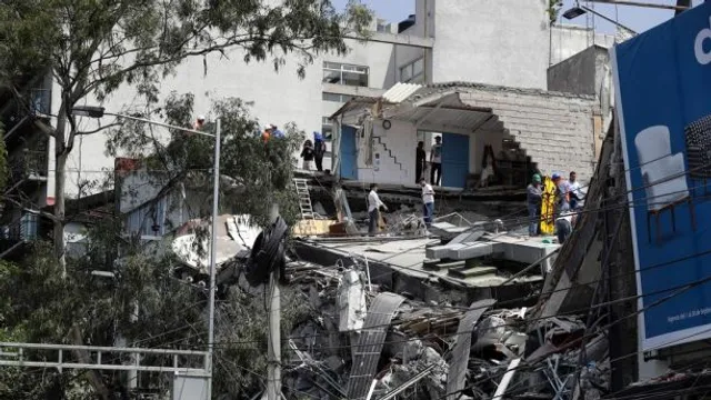 ମେକ୍‌ସିକୋ ସିଟିରେ ଭୂମିକମ୍ପ,୨୪୮ ମୃତ : ସ୍କୁଲ ଭୁଶୁଡ଼ି ୨୧ ଛାତ୍ରଛାତ୍ରୀ ମୃତ, ୩୦ ନିଖୋଜ