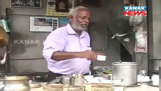 ଜଣେ ନିଆରା ବ୍ୟକ୍ତିତ୍ୱ ! ପେଶାରେ ଚା’ଦୋକାନୀ କିନ୍ତୁ ନିଶା ସମାଜସେବା