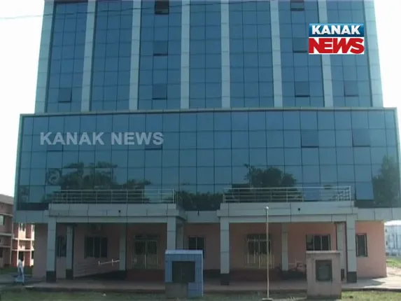 ଦିନରେ ଲୋକାର୍ପଣ, ରାତିରେ ଚୋରୀ !