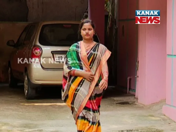 ଭୁବନେଶ୍ୱର : ଶାଶୁ ବୋହୂଙ୍କ ଠେଲାପେଲା । ଯୌତୁକ ବିରୋଧରେ ସ୍ୱର ଉଠାଇଲା ଏୟାରହଷ୍ଟେସ ବୋହୂ