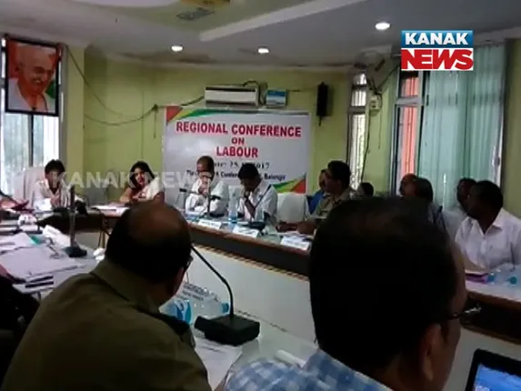 ଦାଦନ ଚାଲାଣ ରୋକିବାକୁ ସରକାରଙ୍କ ବଡ ପଦକ୍ଷେପ : ଦୁଇଟି ଜିଲ୍ଲା ପାଇଁ ୧୩୪ କୋଟିର ପ୍ୟାକେଜ୍ ଘୋଷଣା