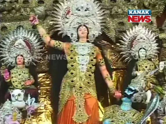 ଧରାପୃଷ୍ଠରୁ ବିଦାୟ ନେବେ ମା ! ଆଜି ସାରା ରାଜ୍ୟରେ ଜଗତଜନନୀଙ୍କ ଭସାଣ ଉତ୍ସବ