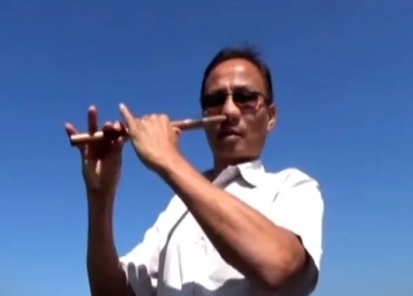 ଅସାଧାରଣ ପ୍ରତିଭାର ଅଧିକାରୀ ସିକିମର ହେମନ ଥାପ୍ପା ! ନାକରେ ବଜାଇ ପାରନ୍ତି ବଂଶୀ