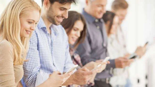 ପାର୍ବଣ ଋତୁରେ କରନ୍ତୁ ନାହିଁ ଏଭଳି ଭୁଲ୍ । ନଚେତ ଆପଣଙ୍କ ମୋବାଇଲରୁ କଟିପାରେ ବାଲାନ୍ସ