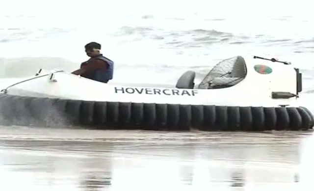 ପୁରୀ ସମୁଦ୍ରରେ ହୋଭର କ୍ରାଫ୍ଟର ମଜାନେବେ ପର୍ଯ୍ୟଟକ !