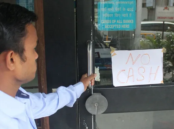 ବିମୁଦ୍ରାକରଣର ପ୍ରଭାବ ! ବନ୍ଦ ହେଲା ଶତାଧିକ ଏଟିଏମ