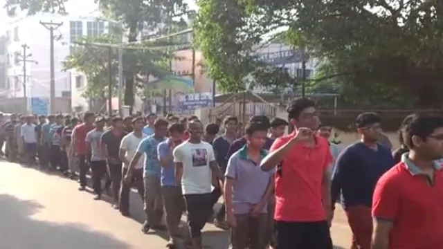 ତିନି ଦିନରେ ପହଞ୍ଚିଲା କଟକ ବଡ ଡାକ୍ତରଖାନା ଜୁନିୟର ଡାକ୍ତରଙ୍କ କାର୍ଯ୍ୟବନ୍ଦ ଆନ୍ଦୋଳନ ! ତିନି ଦଫା ଦାବି ନେଇ ଜିଦରେ ଅଟଳ