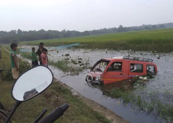 ଚାନ୍ଦବାଲି : ଓଲଟିପଡିଲା ଟାଟା ମ୍ୟାଜିକ ଗାଡ଼ି, ଅଳ୍ପକେ ବର୍ତ୍ତିଲେ ଛାତ୍ରଛାତ୍ରୀ