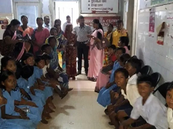 ମଧ୍ୟାହ୍ନ ଭୋଜନରୁ ମିଳିଲା ଝିଟିପିଟି ! ବିଷାକ୍ତ ଖାଦ୍ୟ ଖାଇ ଢେଙ୍କାନାଳ ଜିଲ୍ଲା କୋଡିଭଂଗା ପ୍ରାଥମିକ ବିଦ୍ୟାଳୟର ୨୨ ଛାତ୍ରଛାତ୍ରୀ ଅସୁସ୍ଥ