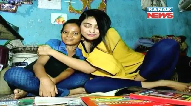 ବାଣ ନୁହେଁ ହସ ଫୁଟାଇବା ! କନକ ନ୍ୟୁଜର ଅଭିଯାନରେ ସାମିଲ୍ ହେଲେ ଅଭିନେତ୍ରୀ ସୋନିକା