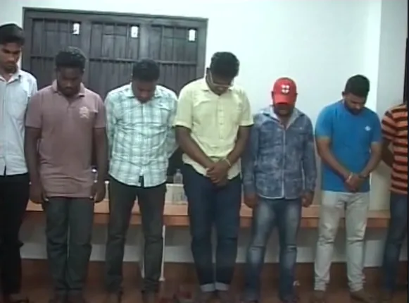 ଗ୍ୟାଙ୍ଗୱାର ଉଦ୍ୟମକୁ ପଣ୍ଡ କଲା ବ୍ରହ୍ମପୁର ପୁଲିସ ! ୨ଟି ଗ୍ୟାଙ୍ଗର ୧୭ ଗିରଫ, ୧୭ଟି ଖଣ୍ଡା ଜବତ