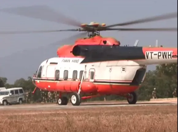 ବିଚ୍ଛିନ୍ନାଞ୍ଚଳରେ ମାଓଭୟ ! ଆଇଆରବି କ୍ୟାମ୍ପକୁ ପବନ ହଂସ ହେଲିକପ୍ଟର ଯୋଗେ ପଠାଗଲା ରାସନ ସାମଗ୍ରୀ