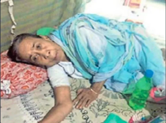 ହଜି ଗଲା ମାନବିକତା ! ୯୬ ବର୍ଷୀୟା ମାଆକୁ ଘରେ ତାଲା ପକାଇ ବୁଲିବାକୁ ଚାଲିଗଲେ ପୁଅବୋହୂ