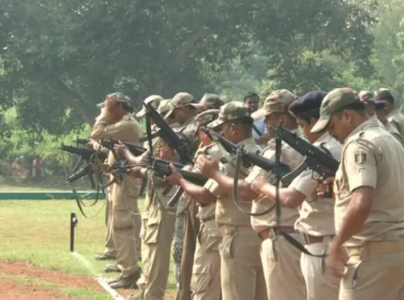 ଢେଙ୍କାନାଳ ରିଜର୍ଭ ପୋଲିସ ଫାୟାରିଂ ରେଂଜରେ ବନ୍ଧୁକ ଚାଳନା ପ୍ରତିଯୋଗିତା ! ମାଓବାଦୀ ମୁକାବିଲା ପାଇଁ ପ୍ରସ୍ତୁତି