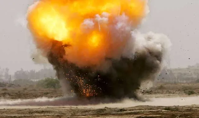 ନୟାଗଡ : ସୁନାଖଳା ମେଡିକାଲ ଛକରେ ଦୁର୍ବୃତ୍ତଙ୍କ ବୋମାମାଡରେ ଜଣେ ମୃତ