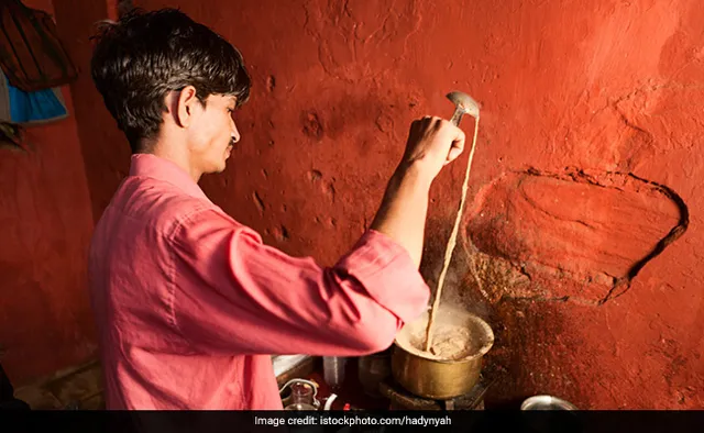 ଅଜବ ଖିଆଲର ବ୍ୟକ୍ତି ! ନିଜର ପ୍ରିୟ ଚା’ର ନାମରେ ବଦଳାଇଲେ ନିଜ ନାଁ