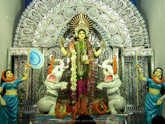 ଆଜି ଧରାବତରଣ କରିବେ ମା’ ଲକ୍ଷ୍ମୀ । ଚଳଚଞ୍ଚଳ ପୂରପଲ୍ଲୀ, ସେପଟେ କୁମାର ପୂର୍ଣ୍ଣିମା ନେଇ କୁମାରୀଙ୍କ ପ୍ରସ୍ତୁତି ।