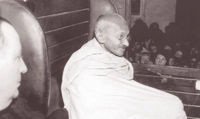 ମହାତ୍ମା ଗାନ୍ଧୀଙ୍କୁ କିଏ ମାରିଥିଲା ଚତୁର୍ଥ ଗୁଳି ! ନାଥୁରାମ ଗଡସେଙ୍କ ବ୍ୟତୀତ ଥିଲେ କି ଅନ୍ୟ ହତ୍ୟାକାରୀ ?