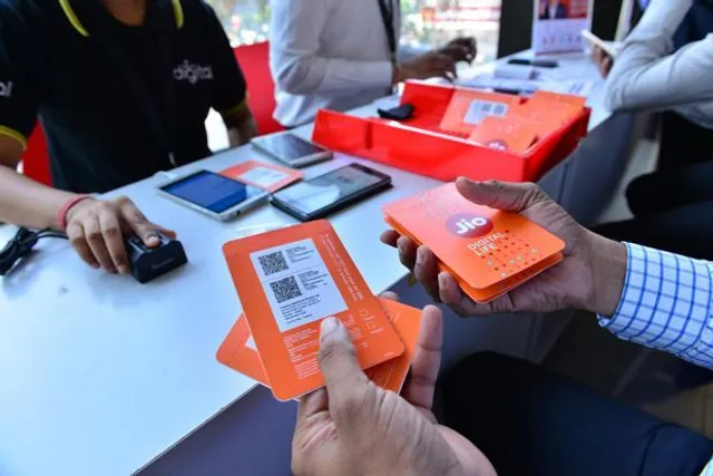 ରିଲାଏନ୍ସ ଜିଓର ୫୯୯ଟଙ୍କିଆ ପ୍ଲାନରେ ନୁହେଁ, ବରଂ ଏହି ଅଫର ପ୍ଲାନରେ ମିଳୁଛି ଅଧିକ ଲାଭ