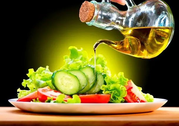 ତେଲ ନ ପଡିଥିଲେ ସାଲାଡ ଖାଇବା ବୃଥା ! ଗବେଷଣାରୁ ମିଳିଲା ନୂଆ ତଥ୍ୟ