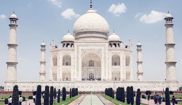 ଟୁରିଜିମ ବୁକଲେଟରୁ ଦୁନିଆର ସପ୍ତମ ଆଶ୍ଚର୍ଯ୍ୟ ଗାଏବ !  ତାଜମହଲକୁ ଭୁଲିଗଲେ ୟୁପି ସରକାର