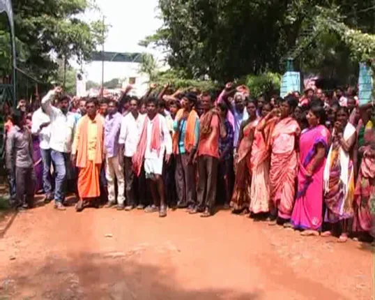 ନବରଙ୍ଗପୁର : ଜଙ୍ଗଲ ସୁରକ୍ଷା ପାଇଁ ଆନ୍ଦୋଳନକୁ ଓହ୍ଲାଇଲେ ଗ୍ରାମାବାସୀ