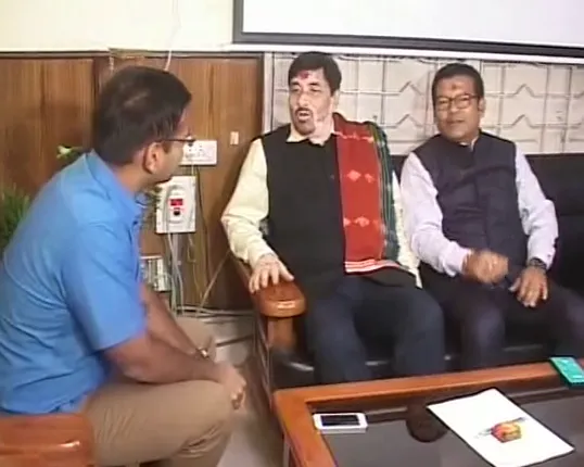 ସମ୍ବଲପୁରରେ ଅହମିଆ ସାହିତ୍ୟିକଙ୍କ ବାସଭବନ ପରିଦର୍ଶନ କଲେ ଆସାମ ସଂସ୍କୃତି ମନ୍ତ୍ରୀ ! ଘରକୁ କରାଯିବ ସାଂସ୍କୃତିକ ପରିସର