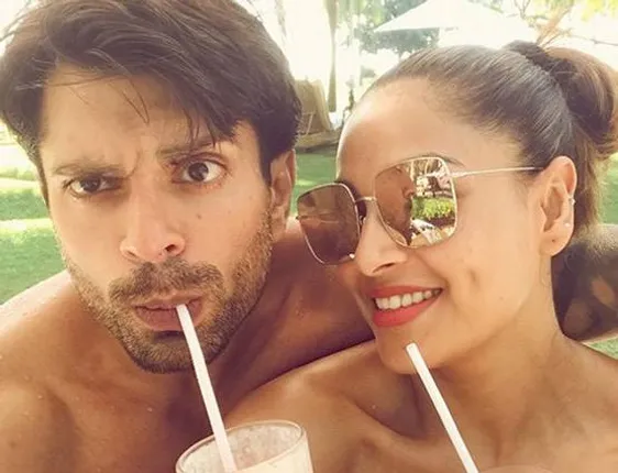 ଗୋଆରେ ଛୁଟି କଟାଉଛନ୍ତି ବଲିଉଡ଼ର ହଟ୍ କପୁଲ୍ କରଣ-ବିପାଶା !