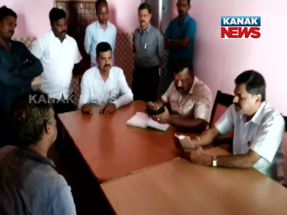 ଡେଲାଙ୍ଗ ଚାଇଁପୁର ପଂଚାୟତରେ ଅଭାବନୀୟ ଘଟଣା ! କାର୍ଯ୍ୟନିର୍ବାହୀ ଅଧିକାରୀଙ୍କୁ ଦୁର୍ବୃତ୍ତଙ୍କ ଅସଦବ୍ୟବହାର ପ୍ରଦର୍ଶନ