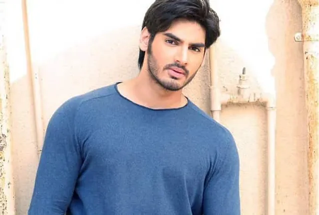 ବାପା ସୁନୀଲ ସେଟ୍ଟୀଙ୍କ ପରି ଦେଖାଯାଆନ୍ତି ଅହାନ୍ !  ବଲିଉଡ଼୍ ଦୁନିଆରେ ପ୍ରବେଶ କରିବେ ଆସନ୍ତା ବର୍ଷ