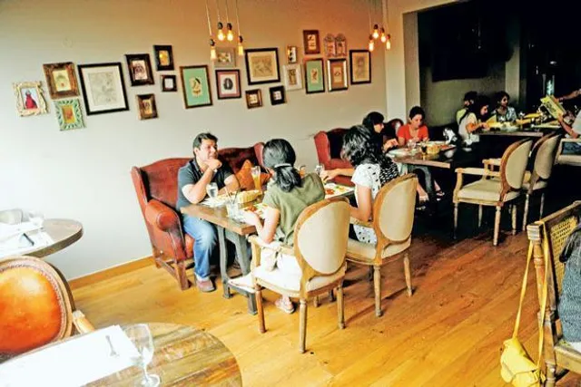 ବାହାରେ ଖାଇବା ହେଲା ଶସ୍ତା । ଜାଣନ୍ତୁ ଆଗରୁ ଦେଉଥିଲେ କେତେ, ଏବେ ଦେବାକୁ ପଡିବ କେତେ ?