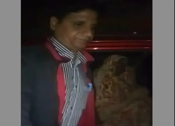 ଦେବଦୂତ ସାଜିଲେ ବରଗଡର ଡାକ୍ତର ଶଙ୍କର ରାମଚନ୍ଦାନି । ଅଜଣା ମହିଳାଙ୍କୁ ଉଦ୍ଧାର କରି କଲେ ଚିକିତ୍ସା । ନିଜ ଗାଡିରେ ନେଲେ ବୁର୍ଲା ବଡ ମେଡିକାଲ