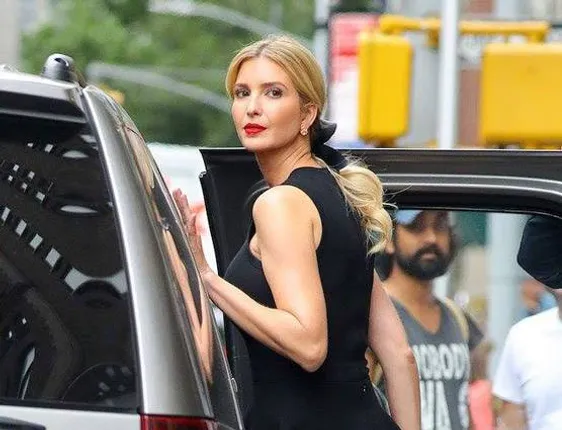 ଶନିବାର କାହିଁକି ଫୋନ ଉଠାନ୍ତି ନାହିଁ ଟ୍ରମ୍ପଙ୍କ ଝିଅ ଇଭାଙ୍କା ? ଜାଣନ୍ତୁ ତାଙ୍କ ସିକ୍ରେଟ ଲାଇଫର କିଛି ରୋଚକ ତଥ୍ୟ