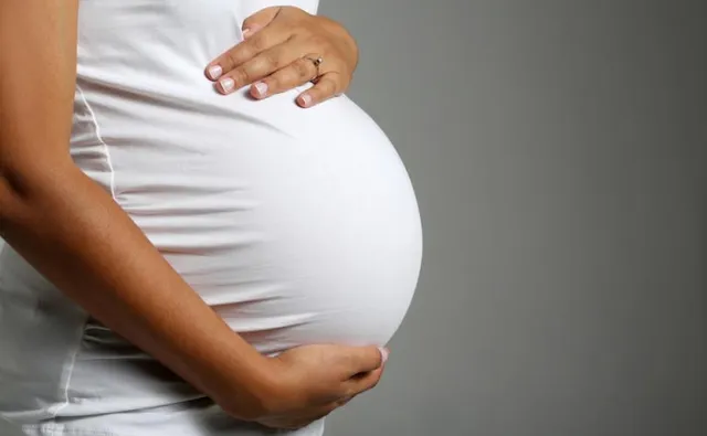 ଗର୍ଭବତୀ ମହିଳାଙ୍କୁ କେହି ବି ଚାକିରିରୁ ବାହାର କରିପାରିବେ ନାହିଁ ! କିଛି ଜରୁରୀ ନିୟମ ବିଷୟରେ ନିଶ୍ଚୟ ଜାଣନ୍ତୁ . . . .