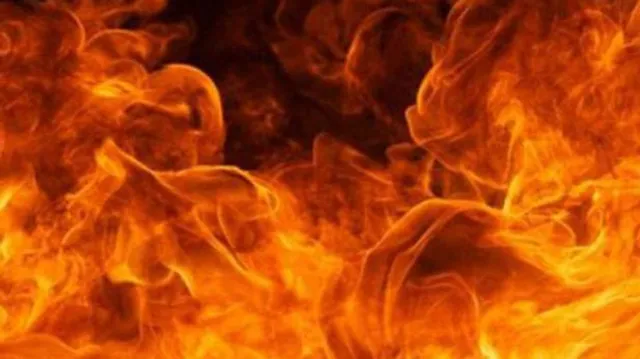 କଟକ ଦରଘାବଜାର ସ୍ଥିତ ବିଗ୍ ବଜାରରେ ବଡ଼ ଧରଣର ଅଗ୍ନିକାଣ୍ଡ ! ନିଆଁକୁ ଆୟତ କଲେ ଦମକଳ ବାହିନୀ