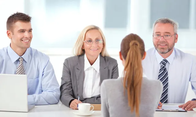 କେମିତି କରିବେ ନିଯୁକ୍ତିକର୍ତ୍ତାଙ୍କୁ ଆକର୍ଷିତ ! ଇଂଟରଭିୟୁ ସମୟରେ ପାଂଚଟି କଥା ଉପରେ ନିଶ୍ଚୟ ଦିଅନ୍ତୁ ଧ୍ୟାନ