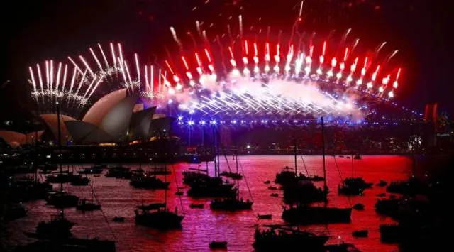 ନ୍ୟୁଜିଲାଣ୍ଡ ଓ ଅଷ୍ଟ୍ରେଲିଆରେ ଆସିଗଲା ନୂଆ ବର୍ଷ : ସୁନ୍ଦର ଆତସବାଜି ଏବଂ ଆଲୋକମାଳାରେ ଝଲସିଲା ୨୦୧୮