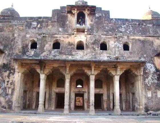 ୨୫ ବର୍ଷ ପରେ ଖୋଲିବ ମମତାଜ ମହଲ । ସାଧାରଣ ଲୋକ ଦେଖିବେ ଶାହାଜାହାନ-ମମତାଜଙ୍କ ଐତିହାସିକ ଦୁର୍ଗ ।