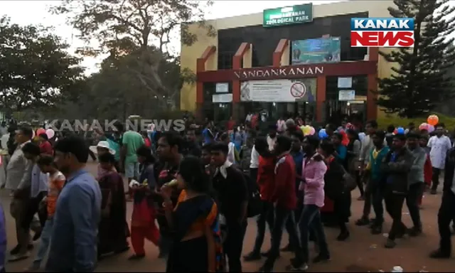 ନୂଆବର୍ଷରେ ନନ୍ଦନକାନନରେ ପର୍ଯ୍ୟଟକଙ୍କ ଭିଡ । ଗତକାଲି ବୁଲିଥିଲେ ରେକର୍ଡ ସଂଖ୍ୟକ ପର୍ଯ୍ୟଟକ