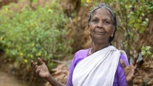 ଝୁମ୍ପୁଡି ଘରେ ରହି ବି ପାଇଲେ ‘ପଦ୍ମ ପୁରସ୍କାର’ । ମୋଦି କଲେ ପ୍ରଂଶସା । ବୟସର ଅପରାହ୍ନରେ ବି ଲୋକଙ୍କ ସେବାରେ ସମର୍ପିତ ଜୀବନ 