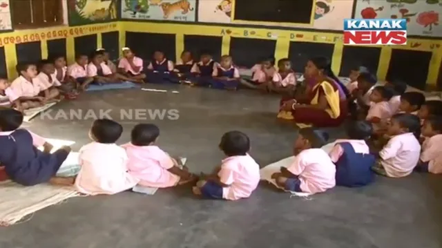 ମାଲକାନଗିରିରେ ଆଦିବାସୀ ପିଲାଙ୍କ ପାଇଁ ପ୍ଲେ ସ୍କୁଲ୍ ! ନାଚଗୀତ ମାଧ୍ୟମରେ ଚାଲିଛି ଶିକ୍ଷାଦାନ