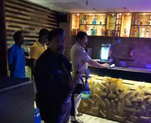 ରାଜଧାନୀର ହୁକ୍କା ବାରରେ ଚଢାଉ : ଭୁବନେଶ୍ୱରର ସହିଦନଗର ଓ ଇନଫୋସିଟି ଅଂଚଳରେ ପୋଲିସର ରେଡ୍